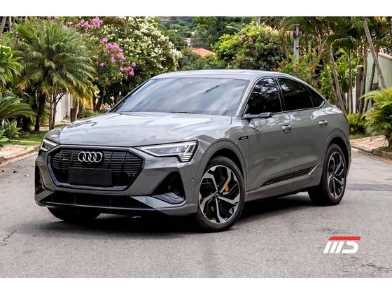 AUDI E-TRON ELÉTRICO SPORTBACK PERFORMANCE BLACK QUATTRO